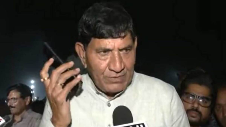 मोरबी हादसे में बड़ा एक्शन, नगर पालिका का मुख्य अधिकारी संदीप सिंह झाला सस्पेंड