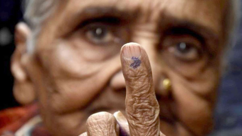 सरकारों के बनाने बिगाड़ने में ग्रामीणों का योगदान, शहरी आबादी बना रही है दूरी