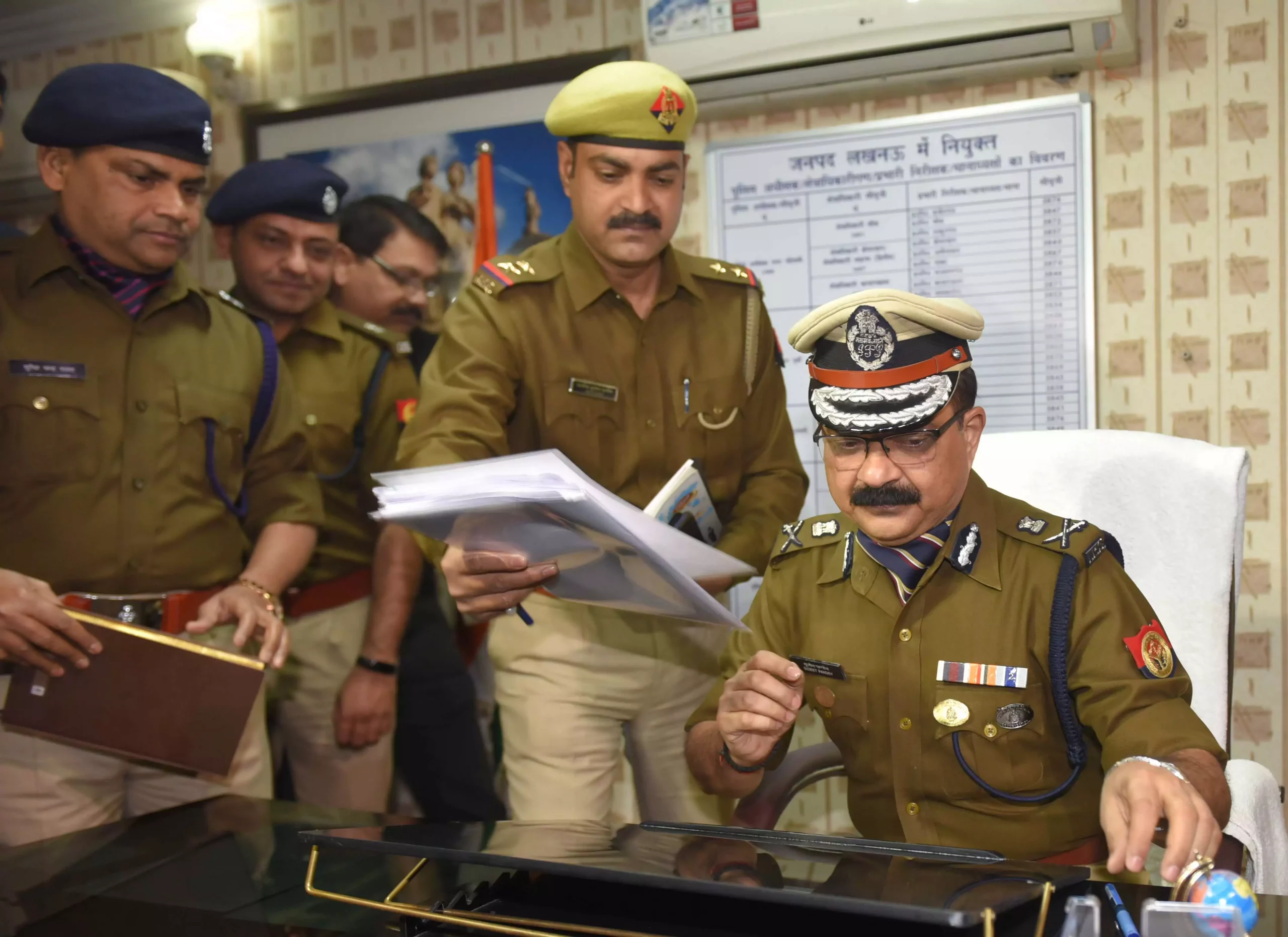 हिंसा की आग में दहल उठी इलाहबाद यूनिवर्सिटी, पथराव-तोड़फोड़ के बीच हुई फायरिंग