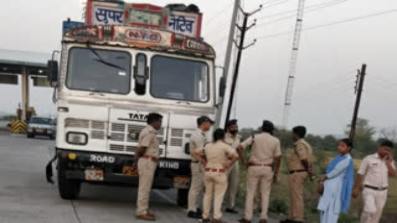 UP: पुलिस ने चरस सप्लाई करने वाले 3 तस्कर पकड़े, कोटा में पढ़ने वाले छात्रों को करते थे सप्लाई