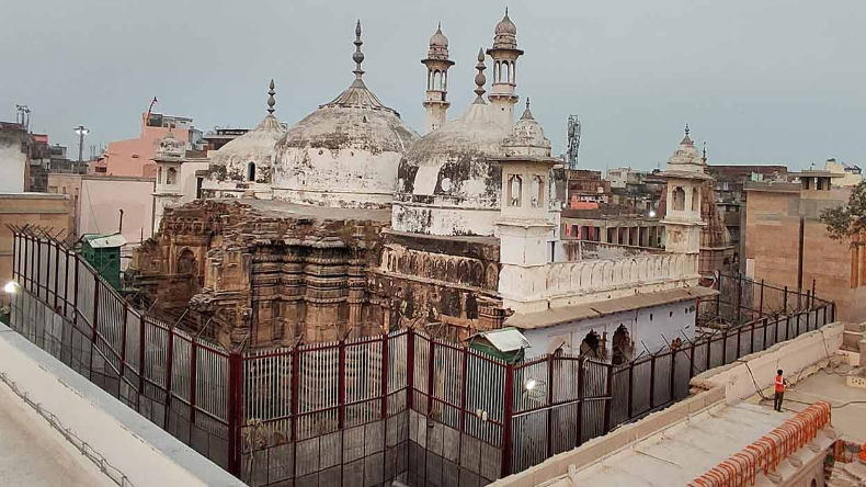 पल्लवी पटेल ने किया स्वामी प्रसाद का समर्थन, कहा पीछे रह जाएंगे मंदिर