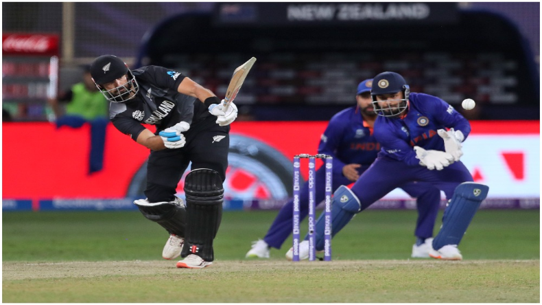 IND vs AUS: दोहरा शतक जड़ने के बावजूद रोहित ने इस खिलाड़ी टीम में नहीं किया शामिल, फैंस नाराज
