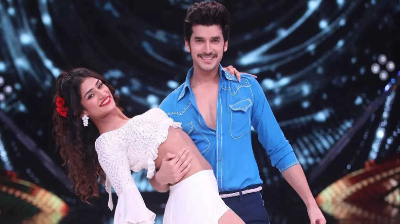 Jhalak Dikhhla Jaa 10: गुंजन सिन्हा को लोगों ने किया ट्रोल, बोले-इसे जिताना था तो वोटिंग ड्रामा क्यों?