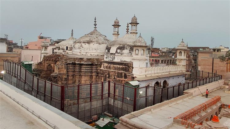 पल्लवी पटेल ने किया स्वामी प्रसाद का समर्थन, कहा पीछे रह जाएंगे मंदिर
