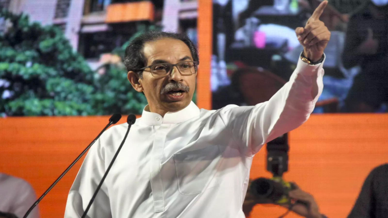 मुंबई: कांदिवली के 23 मंजिला इमारत में लगी भीषण आग, मौके पर दमकल की कई गाड़ियां