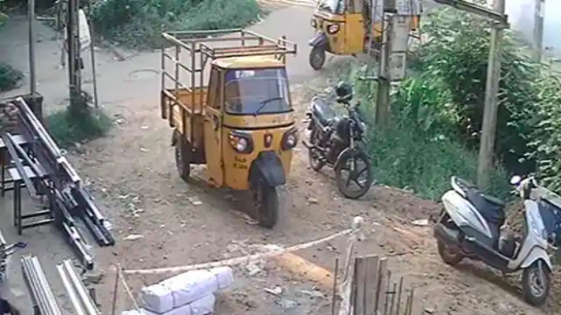 Mangaluru: फुटपाथ पर चल रहे लोगों को कार ने उड़ाया, एक की मौत और चार घायल