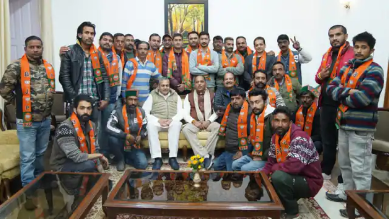 विधायक दल की बैठक में नहीं बनी सहमति, हाईकमान करेगा CM पद पर फैसला