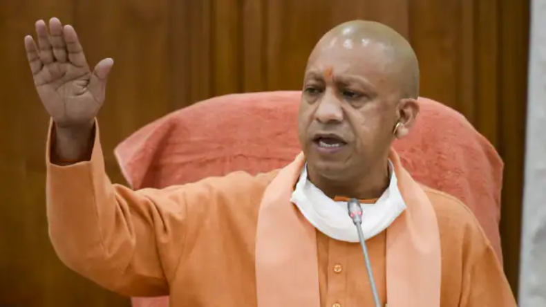 UP School Closed: बढ़ती ठिठुरन के कारण UP के कई जिलों में स्कूलों की छुट्टी, DM ने दिए आदेश