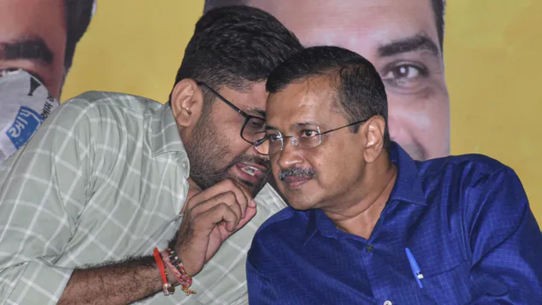 राष्ट्रपति ने केंद्रीय मंत्री तोमर, पटेल और सरुता का इस्तीफा स्वीकार किया