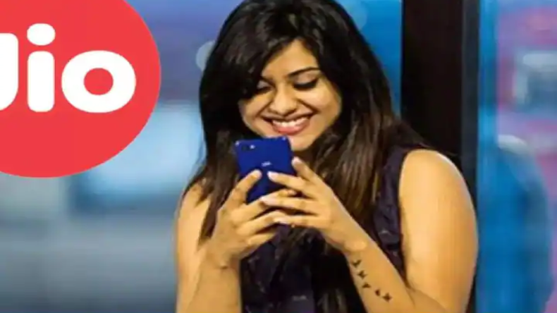 Whatsapp  लाएगा नया फीचर, किसी और के मैसेज देखने पर तुरंत होगा डिलीट