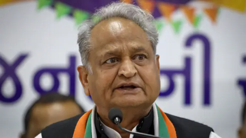 Vande Bharat Express: पीएम के सामने ट्रेन का सही नाम लेना भूल गए गहलोत, प्रधानमंत्री ने कहीं ये बात