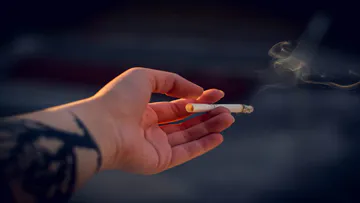 सिगरेट को न समझे शौक, जानें कितना नुकसान पहुंचाती है ये