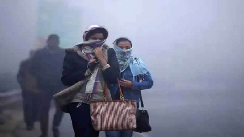 Weather Update: उत्तरी भारत के तापमान में गिरावट, लखनऊ में छाया कोहरा