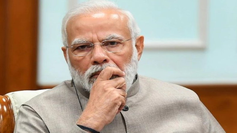 गुजरात चुनाव: क्रिकेटर जडेजा की पत्नी रिवाबा ने डाला वोट, जामनगर से हैं BJP उम्मीदवार