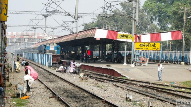IRCTC: वंदे भारत के खाना में कॉकरोच मिलने पर इंडियन रेलवे ने मांगी माफी, की गई थी श‍िकायत