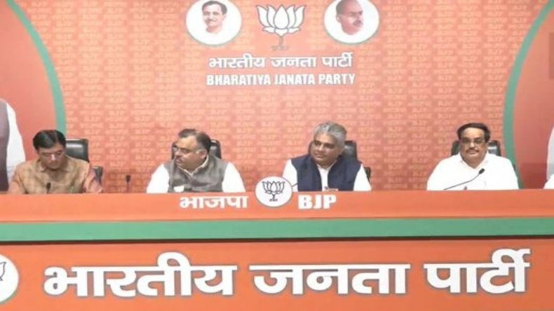गुजरात: जूनागढ़ में दरगाह के अवैध निर्माण को लेकर विरोध, भीड़ ने पुलिस चौकी पर किया पथराव