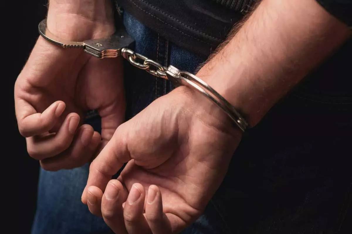 बिना वजह चेन खींचने पर रेलवे की सख्ती: 372 यात्रियों पर जुर्माना