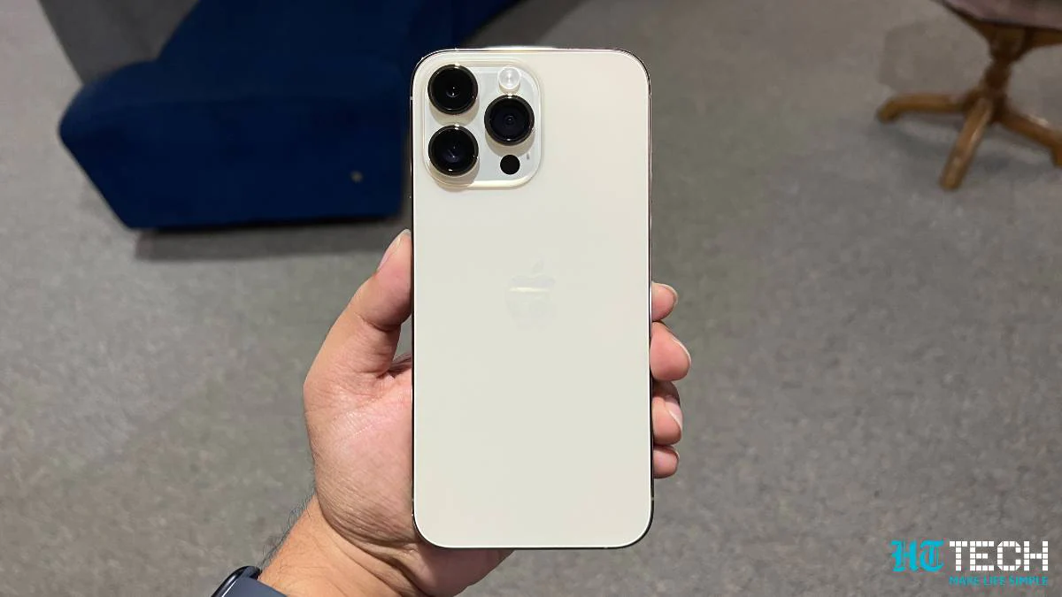 400 फीट गहरी खाई में गिरी कार, iPhone ने बचाई जान