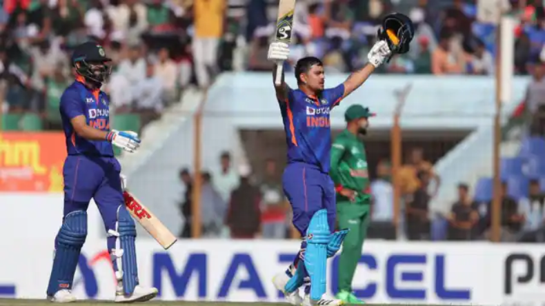 IND vs AUS: दोहरा शतक जड़ने के बावजूद रोहित ने इस खिलाड़ी टीम में नहीं किया शामिल, फैंस नाराज