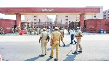 नोएडा: भीषण गर्मी के बीच 3 दिन में पोस्टमॉर्टम के लिए लाए गए 75 शव