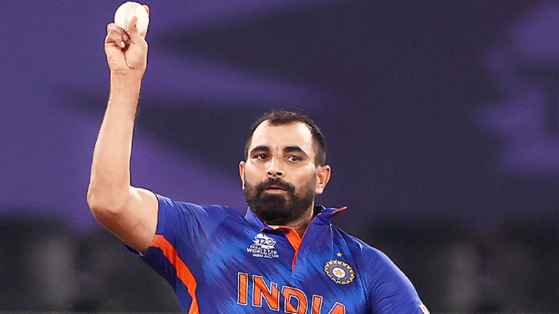 Mohammed Shami: शमी की आग उगलती गेंद ने कई मीटर दूर उखाड़ दिया स्टंप, फैंस कह रहे सदी की बेस्ट डिलीवरी, देखें पूरा वीडियो