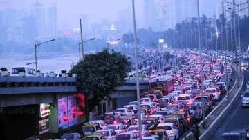 Happy New Year Wishes 2024: नव वर्ष पर दोस्तों को भेजें ये खास न्यू ईयर मैसेज