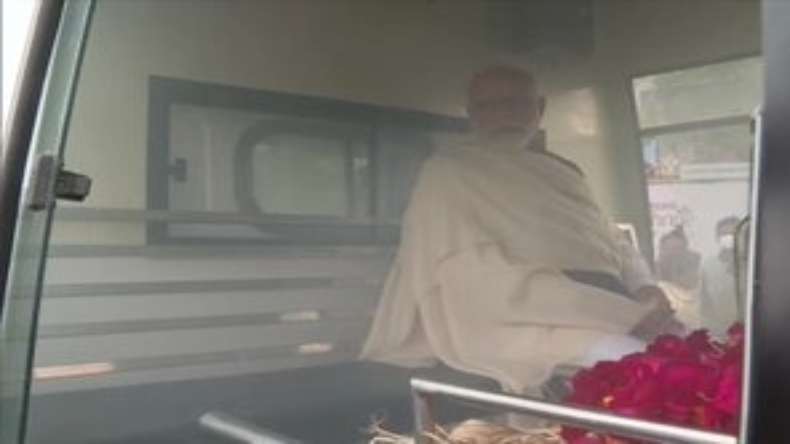 पीएम मोदी की माँ हीराबा के निधन पर अनुपम खेर ने जताया दुख, कहा- हर माँ..