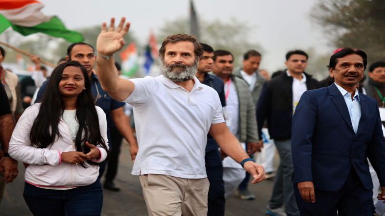‘राहुल के जूते का फीता बांध रहे’, अपने ही ट्वीट से फंसे अमित मालवीय