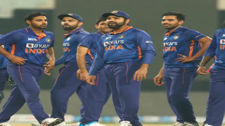 रोहित शर्मा ने इंस्टाग्राम पर की “एडिटिंग”, फैंस बोले – भाई, कलाई सीधी रखो!*