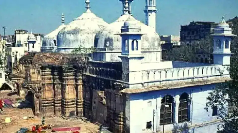 पल्लवी पटेल ने किया स्वामी प्रसाद का समर्थन, कहा पीछे रह जाएंगे मंदिर