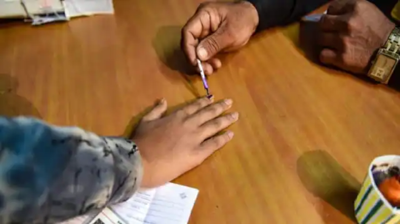यूपी में ओबीसी आरक्षण को लेकर जमकर राजनीति, जानिए क्या है जातियों का समीकरण