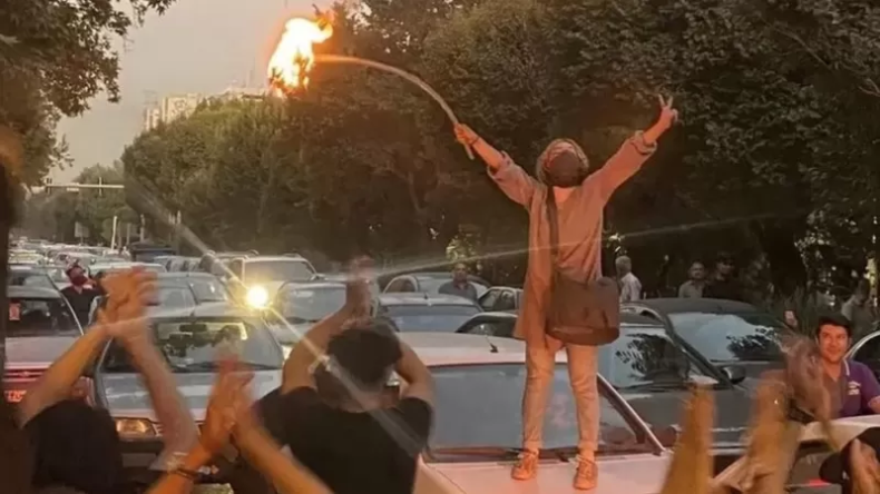 ईरान की शतरंज खिलाड़ी को स्पेन ने दी नागरिकता, प्रतियोगिता में हिजाब न पहनने पर मिल रही थीं धमकियां