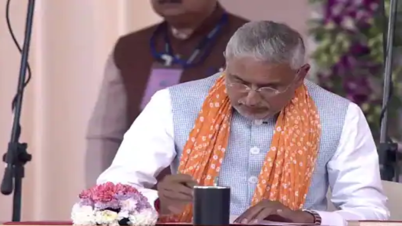 आप नेता Isudan Gadhvi पर FIR दर्ज, ‘मन की बात’ के खर्च को लेकर किया था ट्वीट