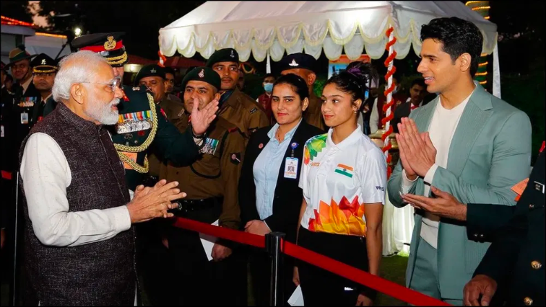 Sidharth Malhotra: सिद्धार्थ मल्होत्रा ने अपने नए प्रोजेक्ट पर काम किया शुरू, जानें कौन-से डायरेक्टर के ऑफिस पहुंचे अभिनेता