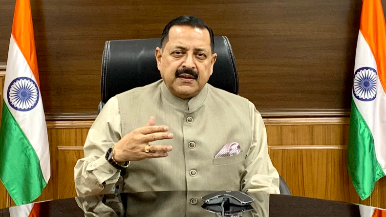 सोशल मीडिया की वजह से पढ़ नहीं रहे बच्चे! सर्वे में लोग बोले- प्लीज मोदी जी, इसे बैन कर दो