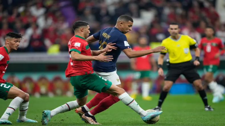 FIFA World Cup: फीफा वर्ल्ड कप हारने के बावजूद एम्बाप्पे की वाह-वाही, गोल्डन बूट किया अपने नाम