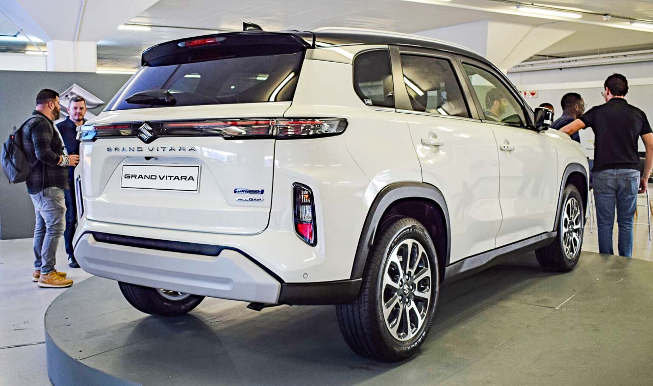Maruti SUV: मारुति सुजुकी जल्द लाने वाली है 7-सीटर एसयूवी, जानें कितनी होगी कीमत