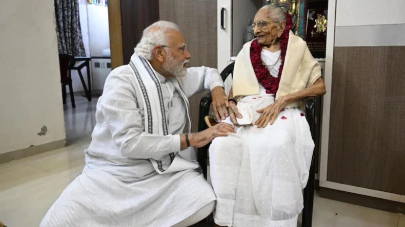 पाक पीएम ने पीएम मोदी की मां के मौत पर जताया दुख