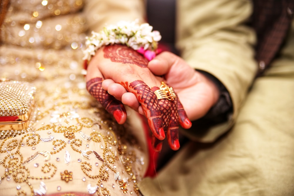 Vastu Tips: वास्तु के अनुसार इन दिशाओं में न बनवाएं किचन, घर-परिवार पर पड़ता है बुरा प्रभाव