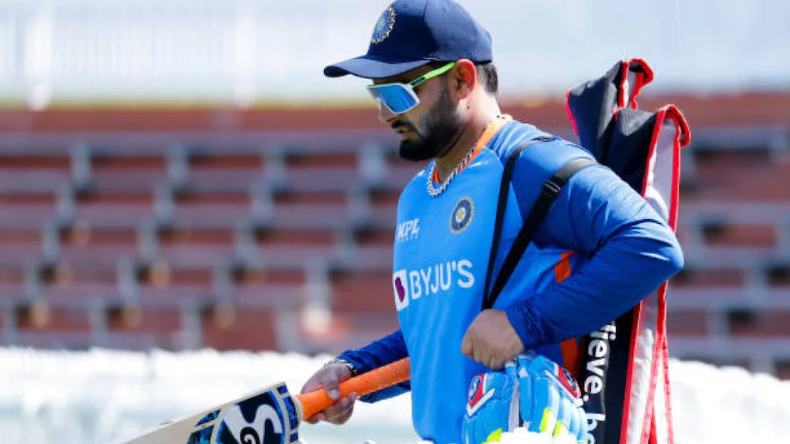 Cyrus Mistry के बाद Rishabh Pant, वाकई सुरक्षित है मर्सिडीज बेंज?