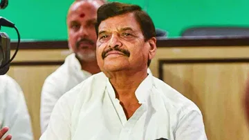 प्रयागराज: माघ मेले में पहचान छुपाकर इस्लामिक किताबें बेच रहे 3 शख्स गिरफ्तार