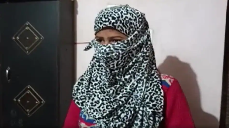 ALIGARH NEWS:  2 समुदायों की बहस, मारपीट और फिर पथराव, ताला व्यापारी के परिवार ने बताई आपबीती.