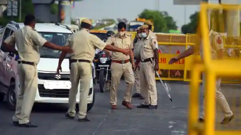 अमृता फडणवीस को ब्लैकमेल करने वाली महिला डिज़ाइनर का पिता अनिल जयसिंघानिया गिरफ्तार