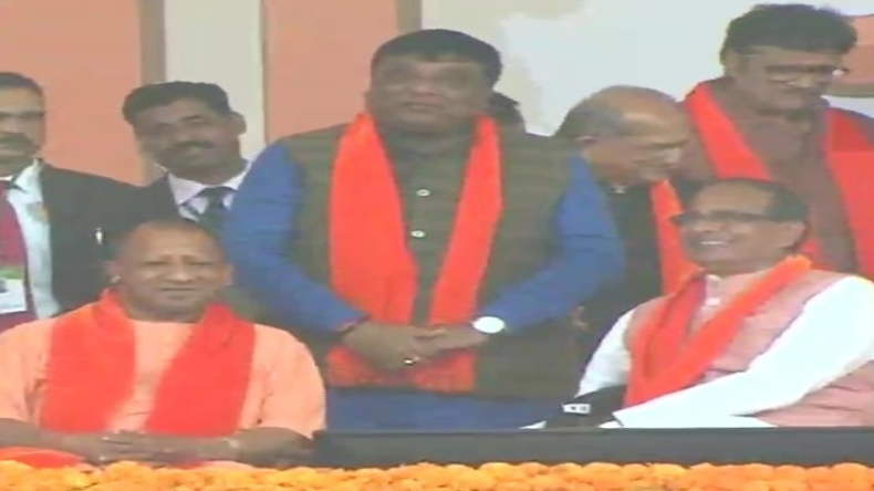 गुजरात: भूपेंद्र पटेल ने ली सीएम पद की शपथ, पीएम मोदी-अमित शाह समेत कई दिग्गज नेता रहे मौजूद