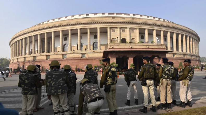 कराची पुलिस मुख्यालय पर हमला करने वाले पांच आतंकी ढेर, हमले में 14 लोग घायल