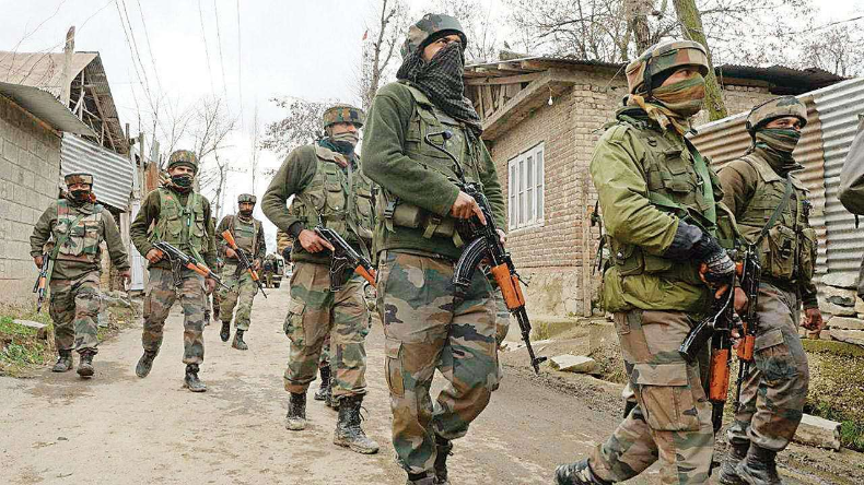 Jammu-Kashmir: शोपियां में सुरक्षाबलों को बड़ी कामयाबी, लश्कर के दो आतंकी ढेर