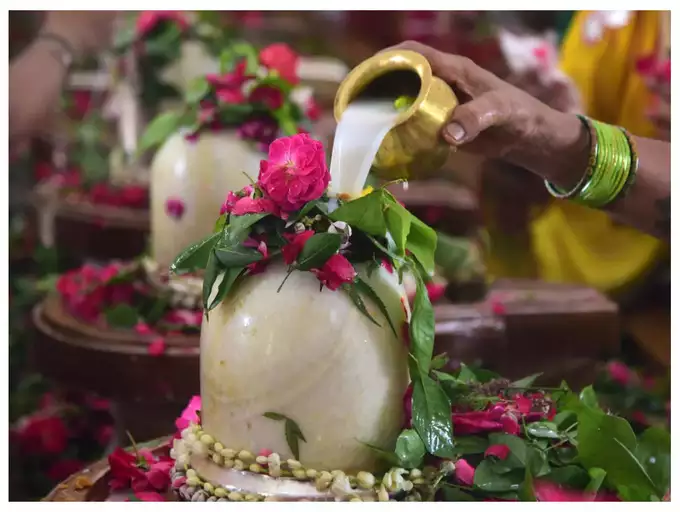 Sawan shivratri 2023: इस विधि और शुभ मुहूर्त में करें जलाभिषेक, मनोकामना होगी पूरी