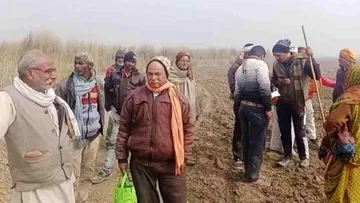 जमीनी विवाद को लेकर 17 वर्षीय लड़के के सिर को काटा, गोद में लेकर घंटों बैठी रही मां