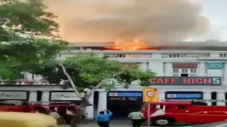 Delhi: बाराखंबा इलाके के DCM बिल्डिंग में लगी आग