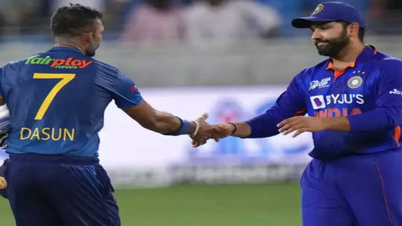 IND vs SRI: पहले वनडे में शतक जड़ने के बाद कोहली ने कही ये बात- ‘ मैच ऐसे खेलो, जैसे ….’